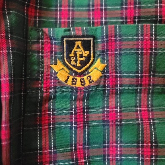 💥ABERCROMBIE AND FITCH💥 MENS SIZE SMALL, GREEN, RED, "MUSCLE" LABEL, BUTTON UP - Picture 2 of 5